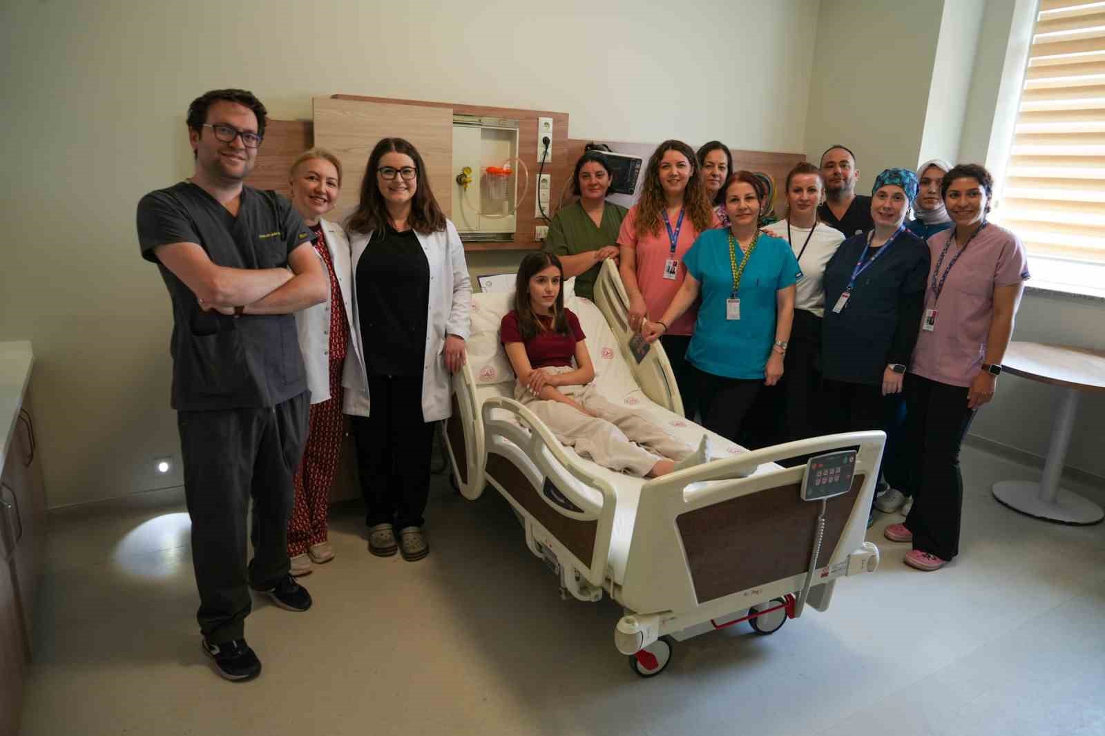 Kesilmek üzere olan bacak doktorların dikkatli müdahalesiyle kurtarıldı