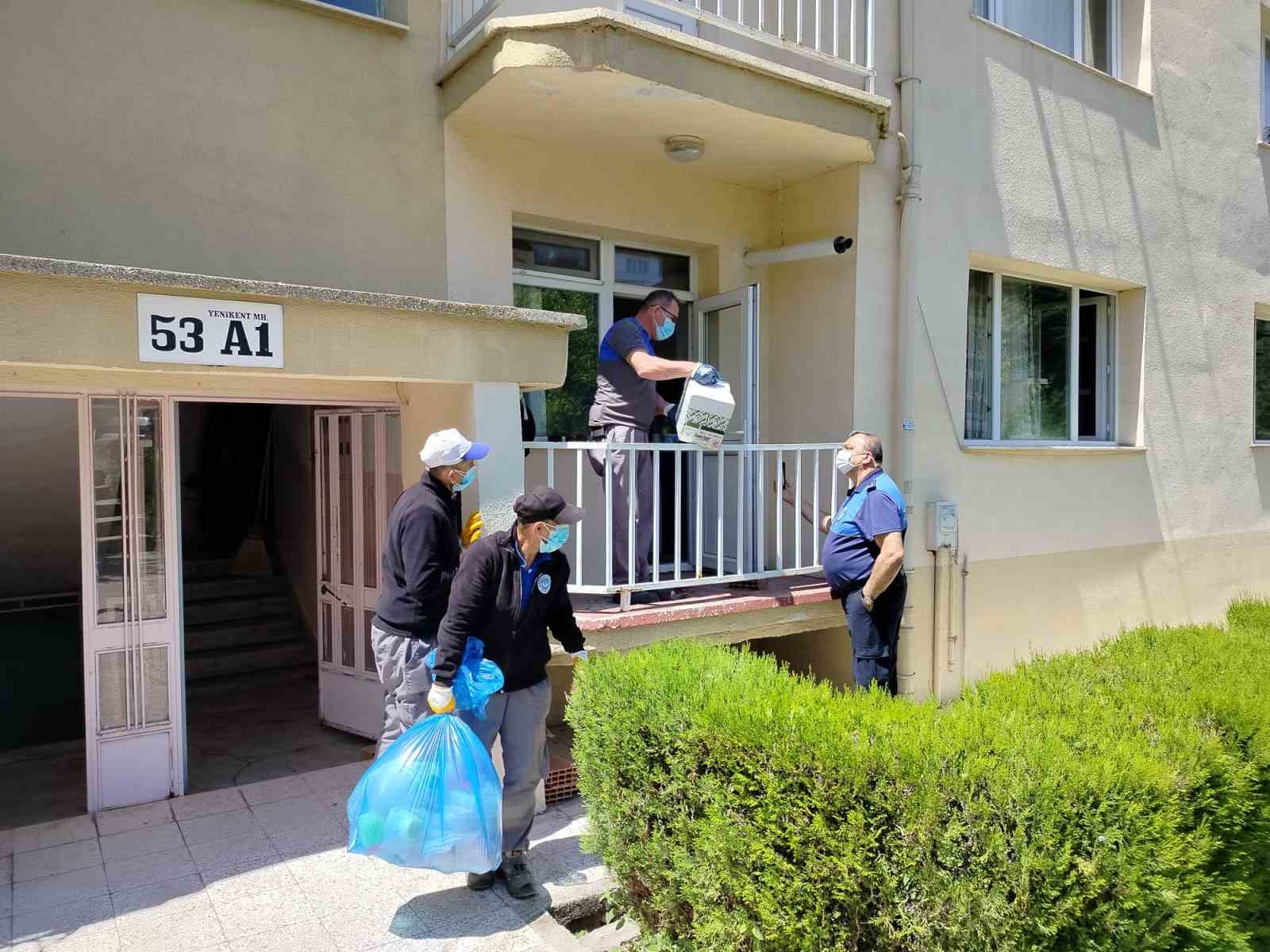 Emekli doktorun çöp eve dönen dairesi temizlendi