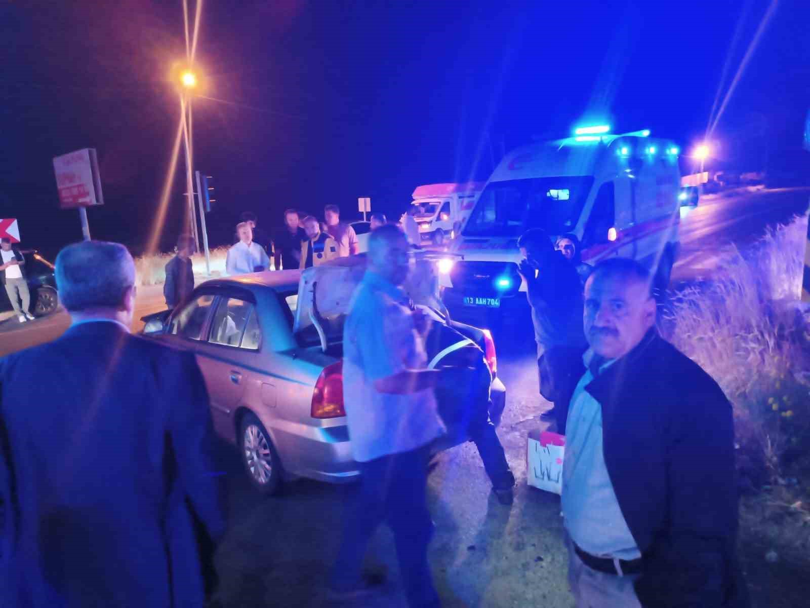 Van’da 2 otomobil çarpıştı: 9 yaralı