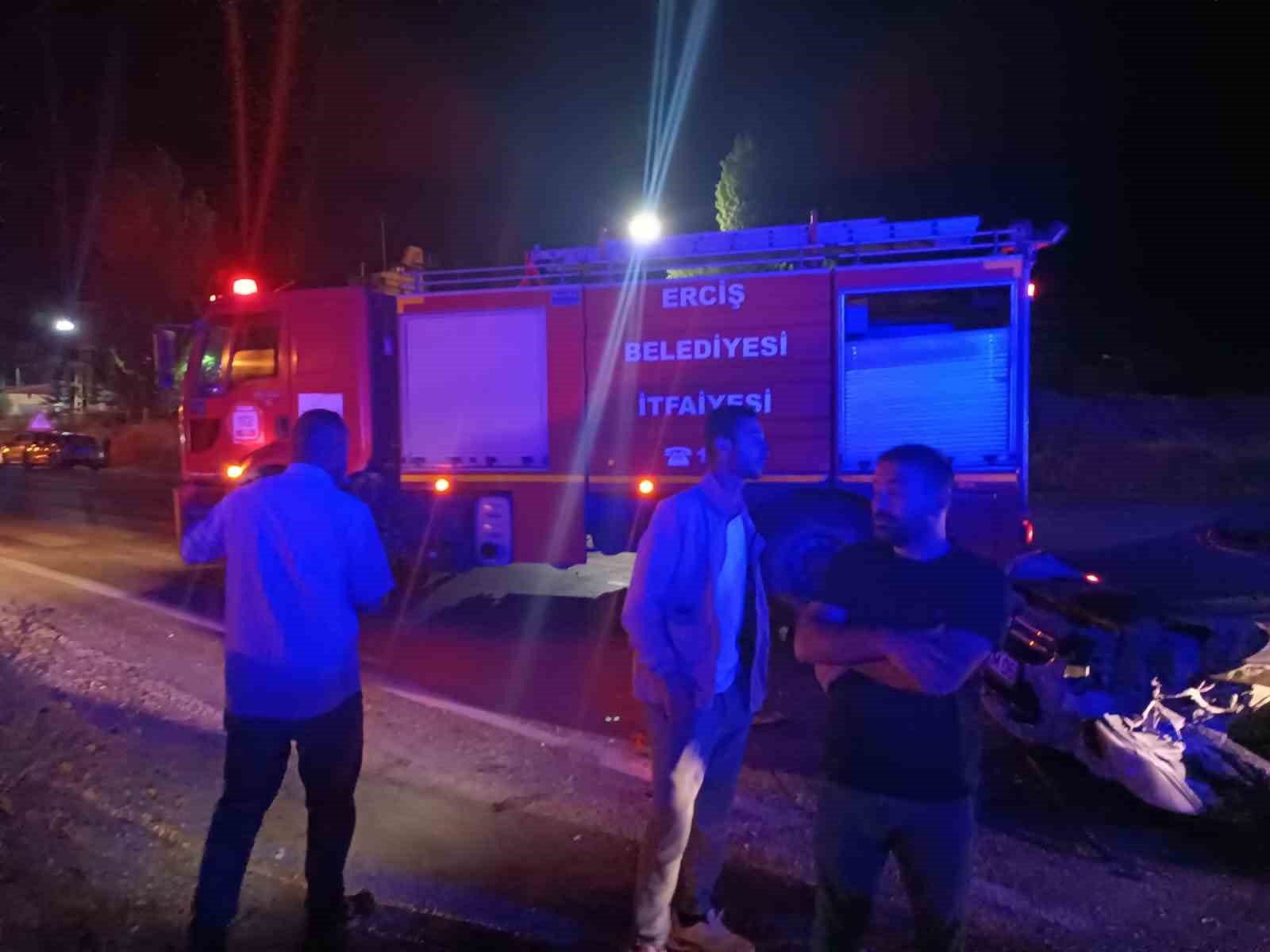 Van’da 2 otomobil çarpıştı: 9 yaralı