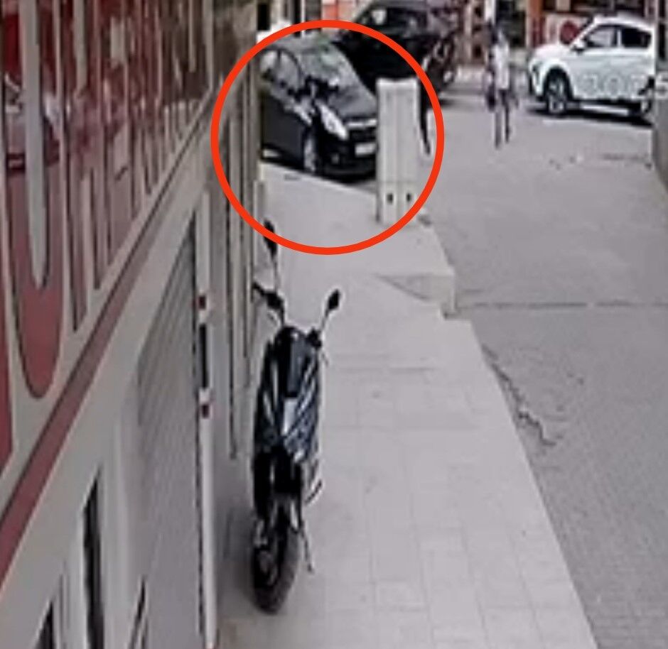 Siirt’te 6 yaşındaki çocuk 5’inci kattan arabanın üstüne böyle düştü