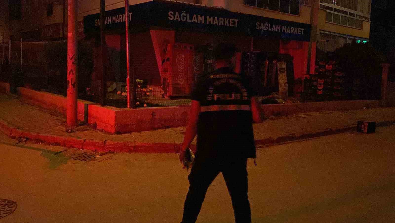 17 yaşındaki genç, tanımadığı şahıslar tarafından bıçaklandı