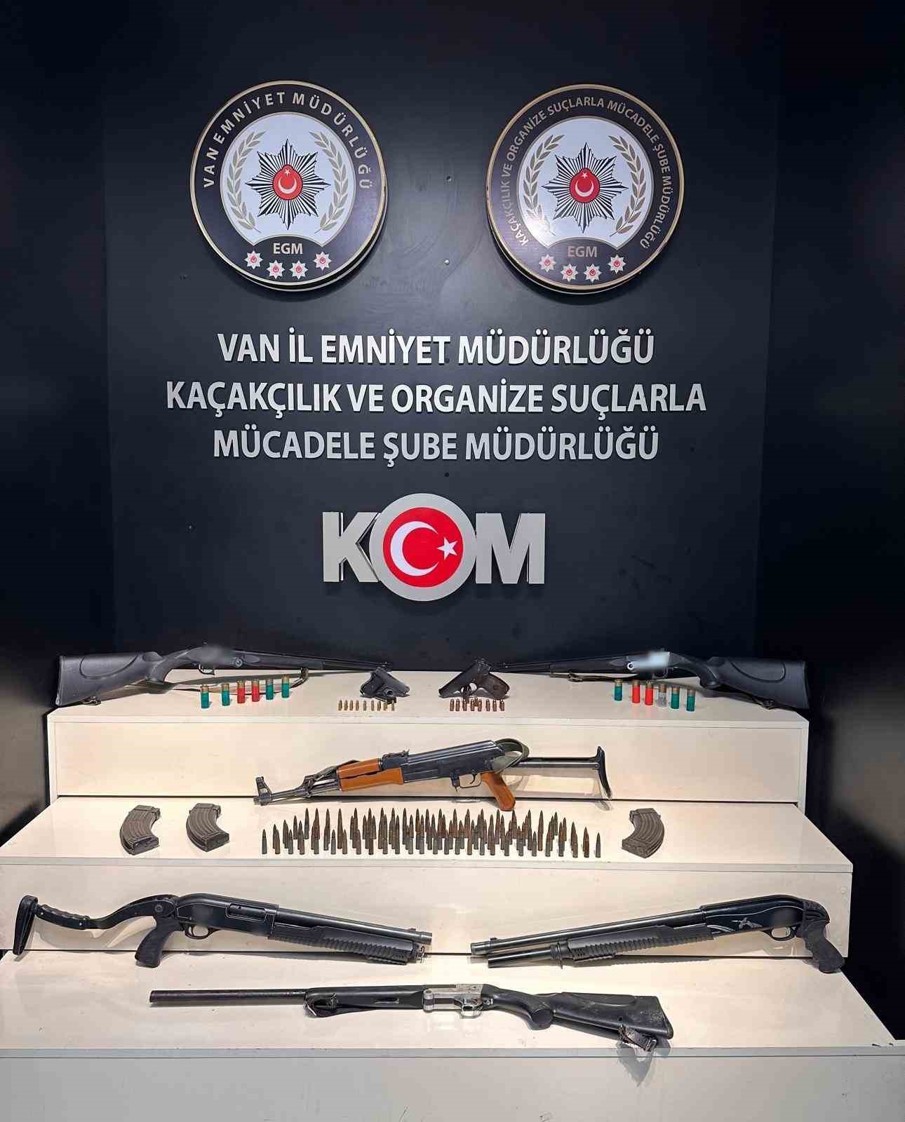 Van’da gümrük kaçakçılığı operasyonu