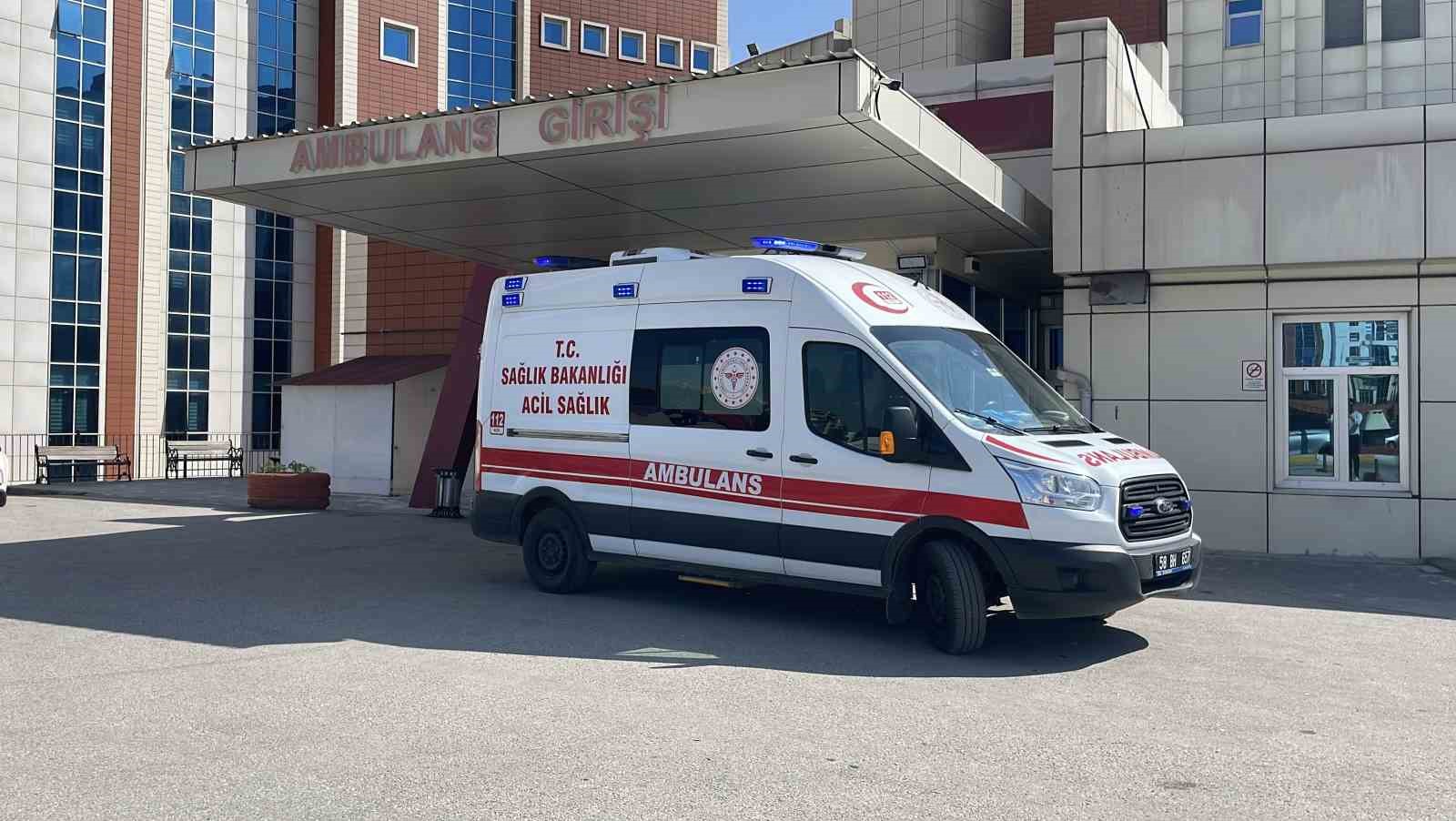 Sivas’ta acemi kasaplar hastanenin yolunu tuttu