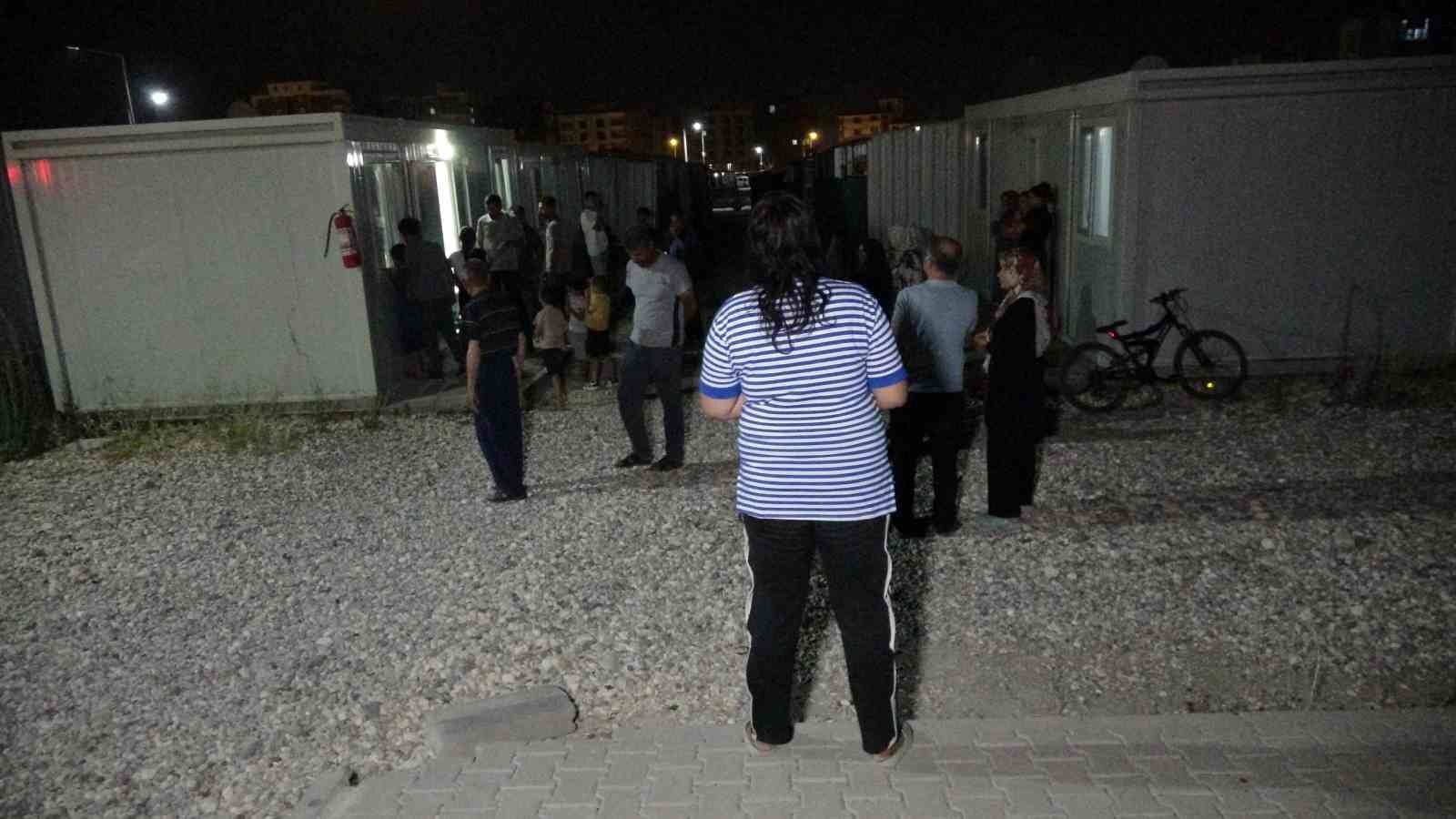 Konteynerden gelen kötü koku paniğe neden oldu