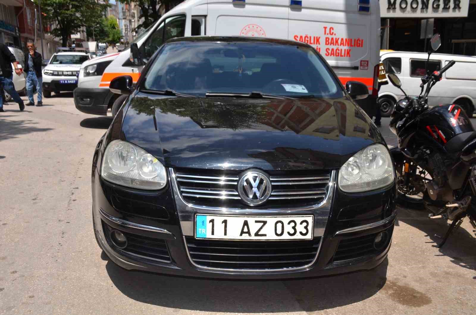 Otomobil ile motosiklet çarpıştı; 1 yaralı