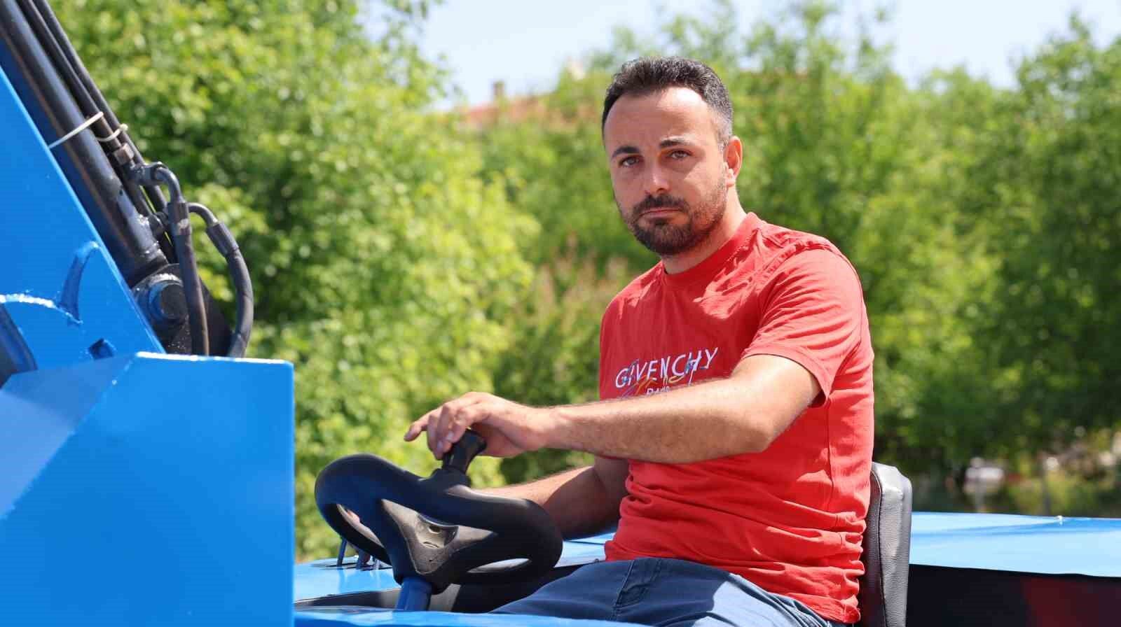 Kendi imkanlarıyla iş makinesi yapan genç, köy tarımına katkı sunmak istiyor