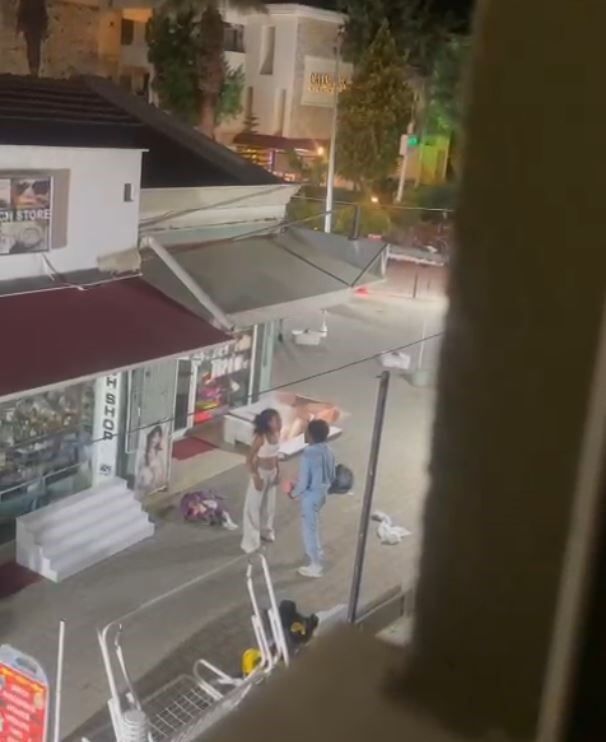 İngiliz turist kadınlar Marmaris’i birbirine kattı