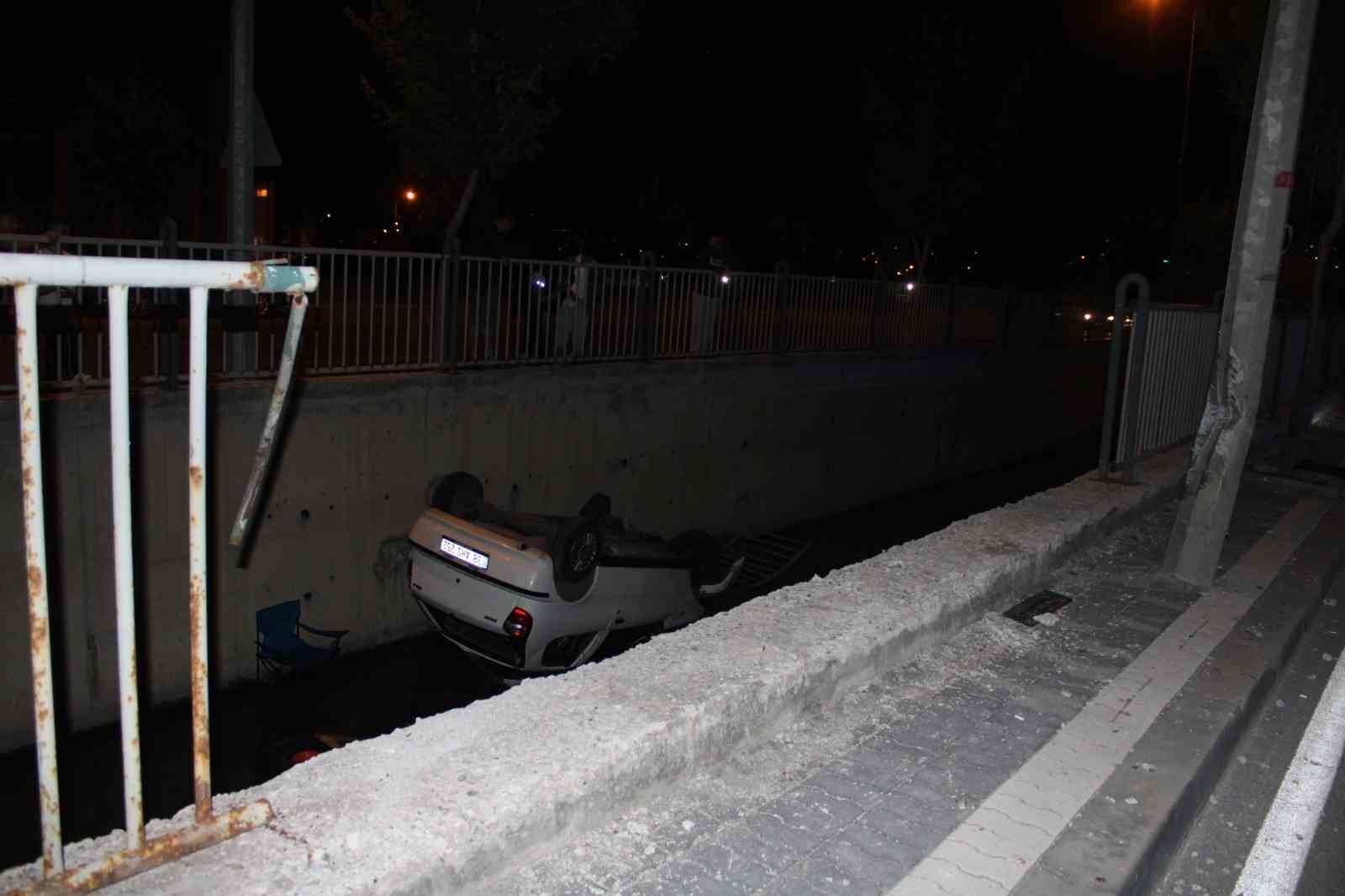 Kontrolden çıkan otomobil kanala düştü: 1 yaralı