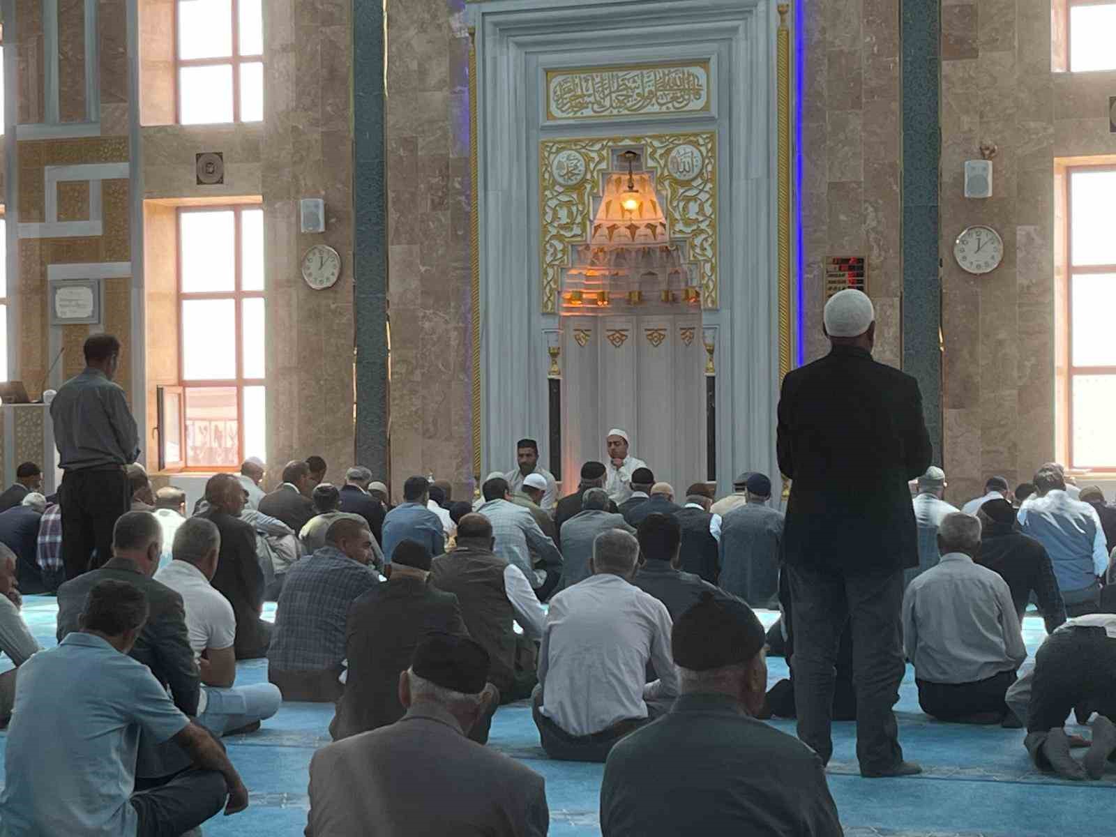 Çaldıran’da 15 Temmuz şehitleri dualarla anıldı