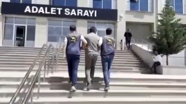 Van’da farklı suçlardan aranan 20 kişi tutuklandı