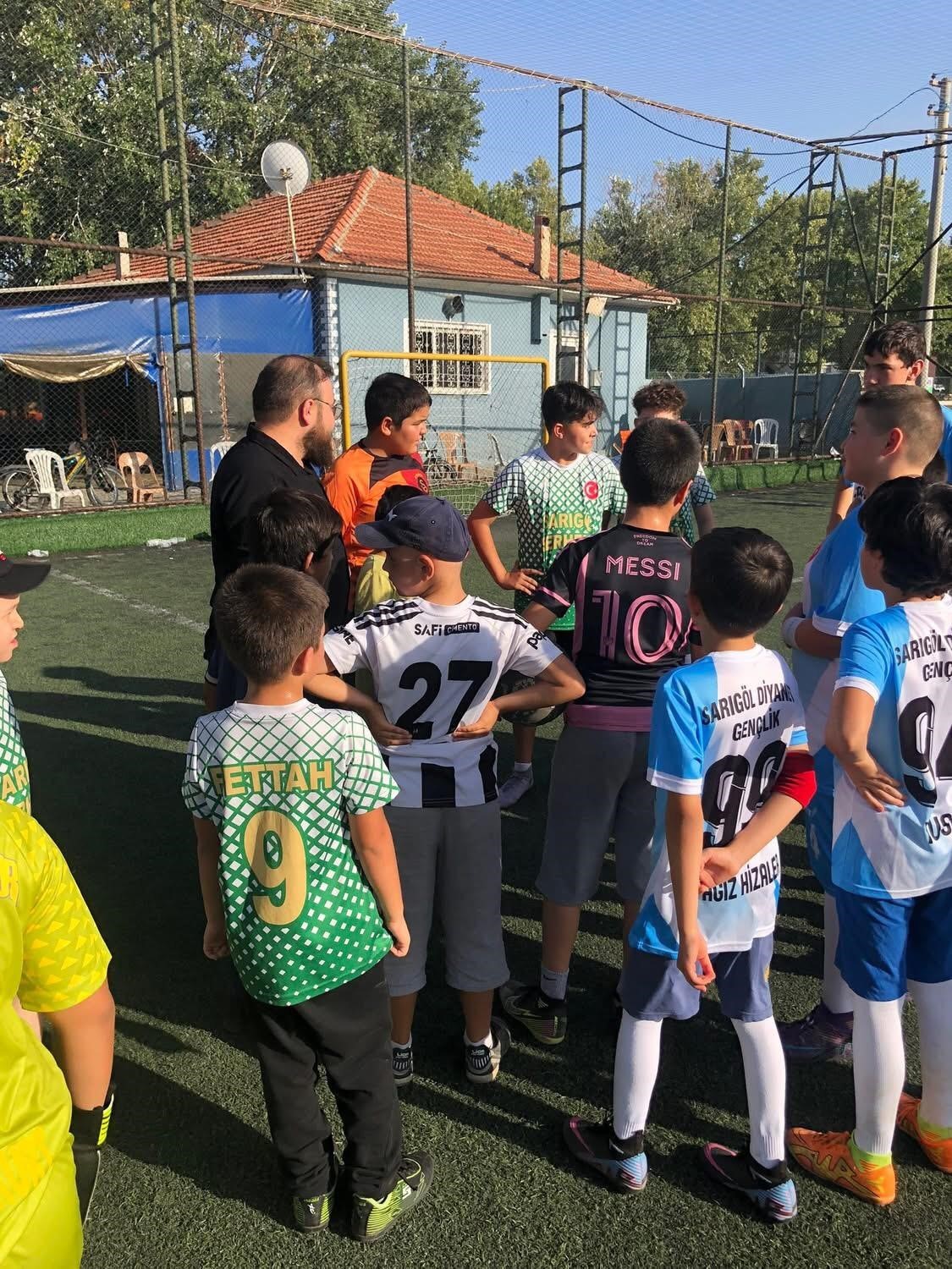 Hem Kur’an-ı Kerim öğreniyorlar, hem spor yapıyorlar