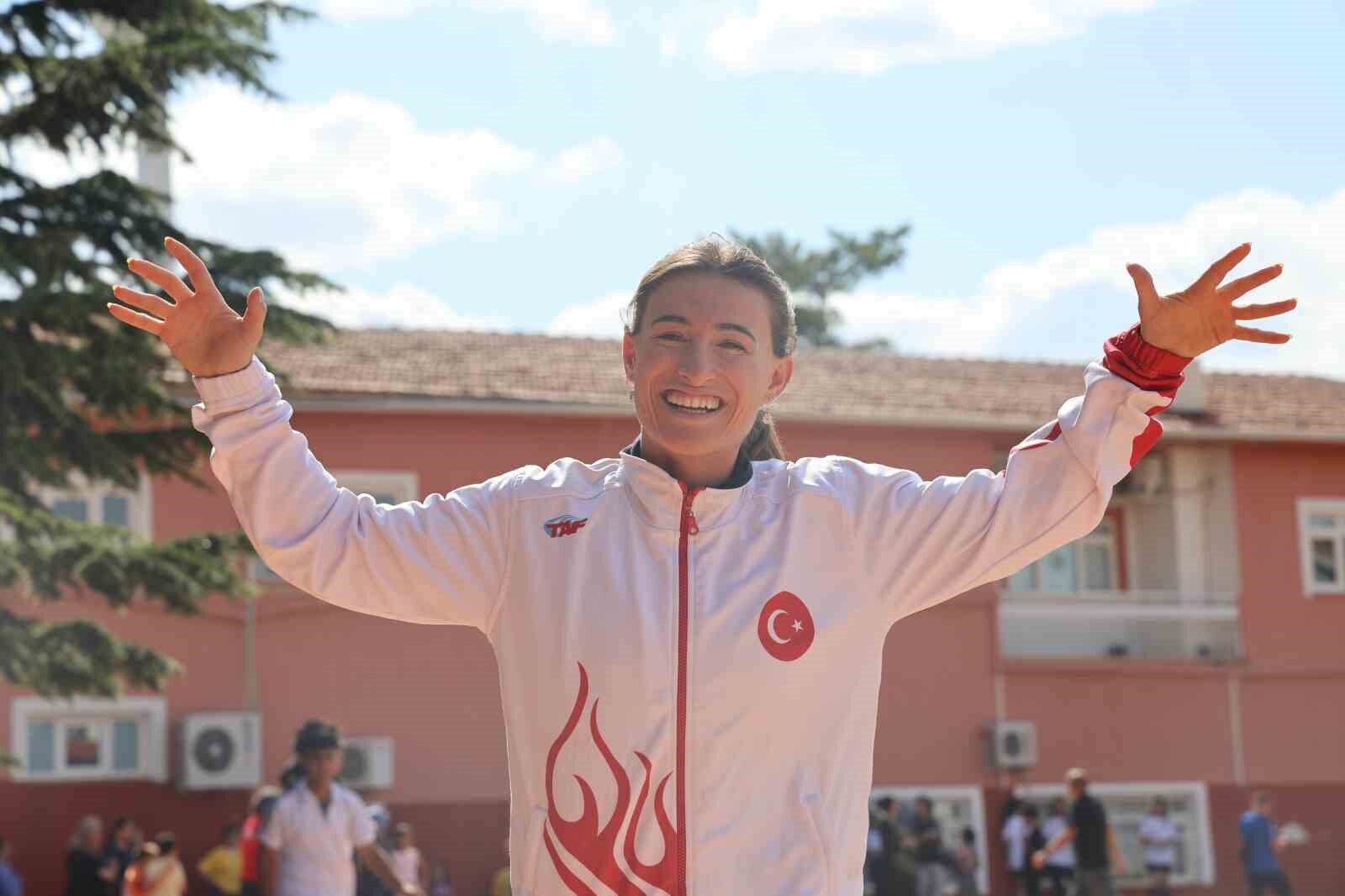 Ayak bağları koptu, spordan kopamadı