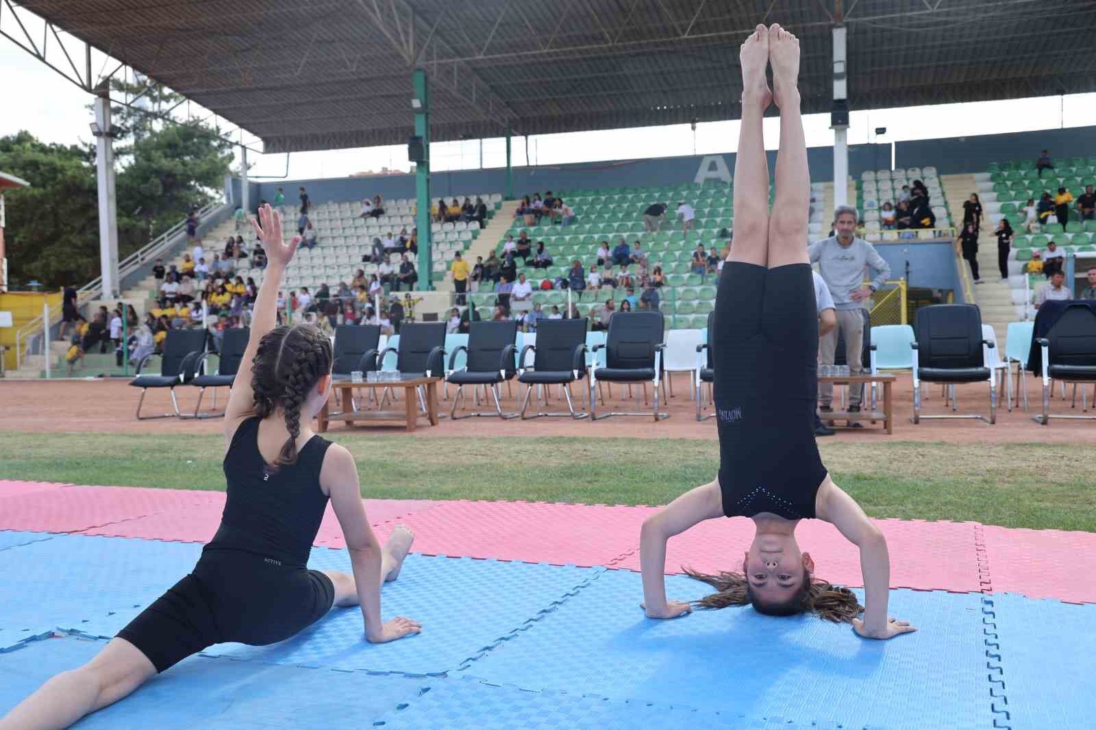 Ayak bağları koptu, spordan kopamadı