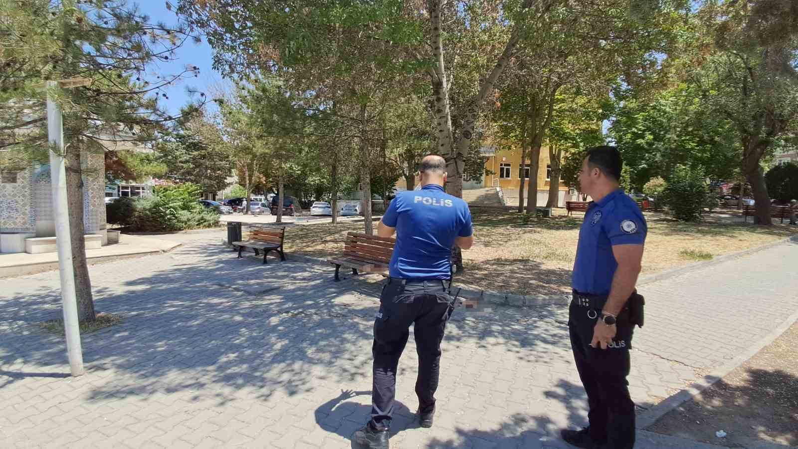 Karaman’da parkta bıçaklı kavga: 1 yaralı