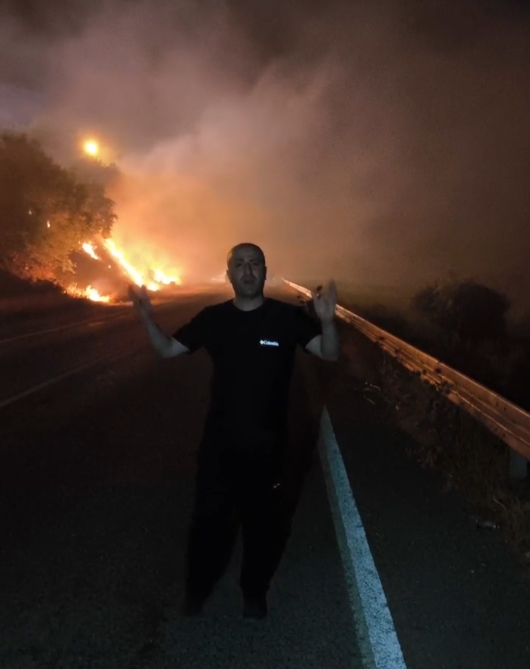 Hakkari-Çukurca karayolu üzerinde orman yangını çıktı