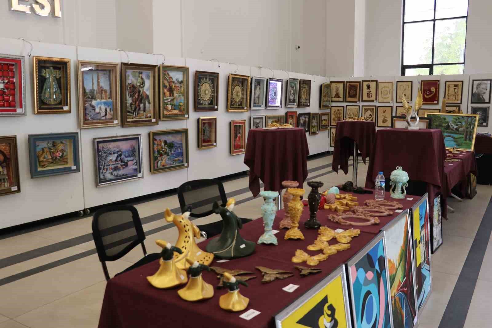 Van’da hükümlü ve tutuklulardan sergi