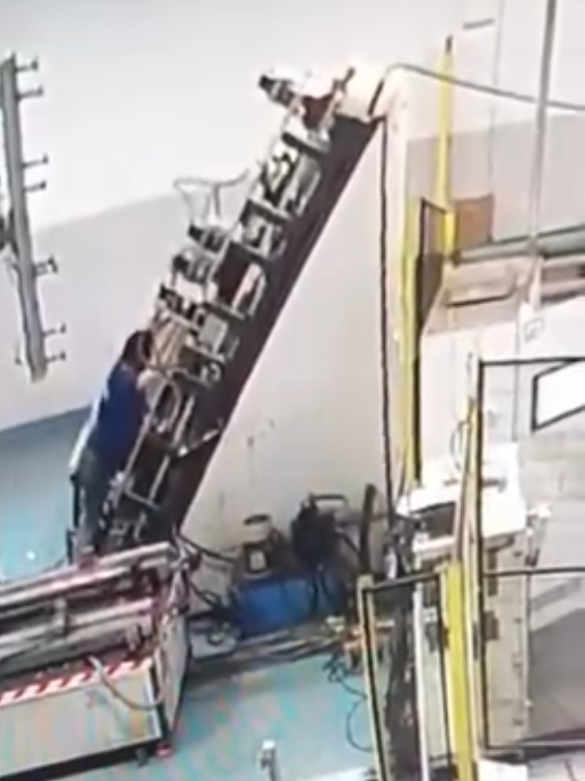 Adana’da feci iş kazası: Arızalı makine, işçinin sırtına saplandı