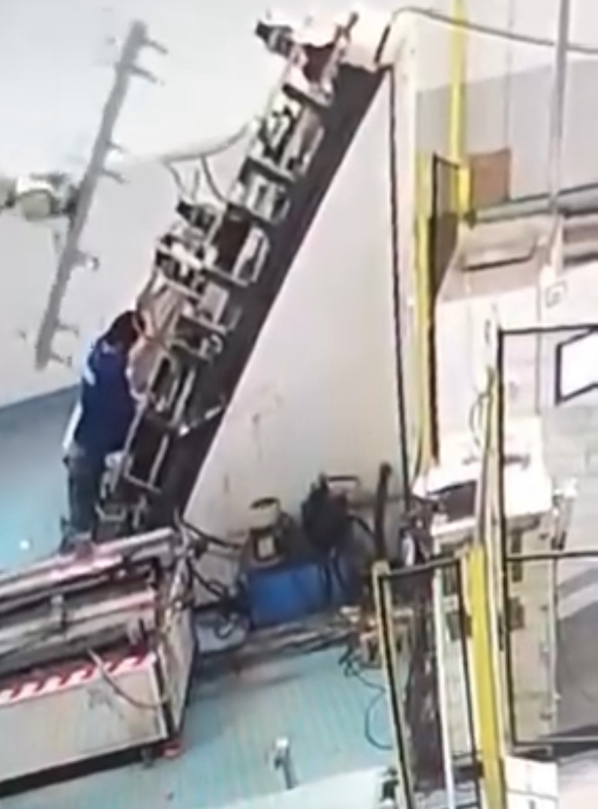 Adana’da feci iş kazası: Arızalı makine, işçinin sırtına saplandı