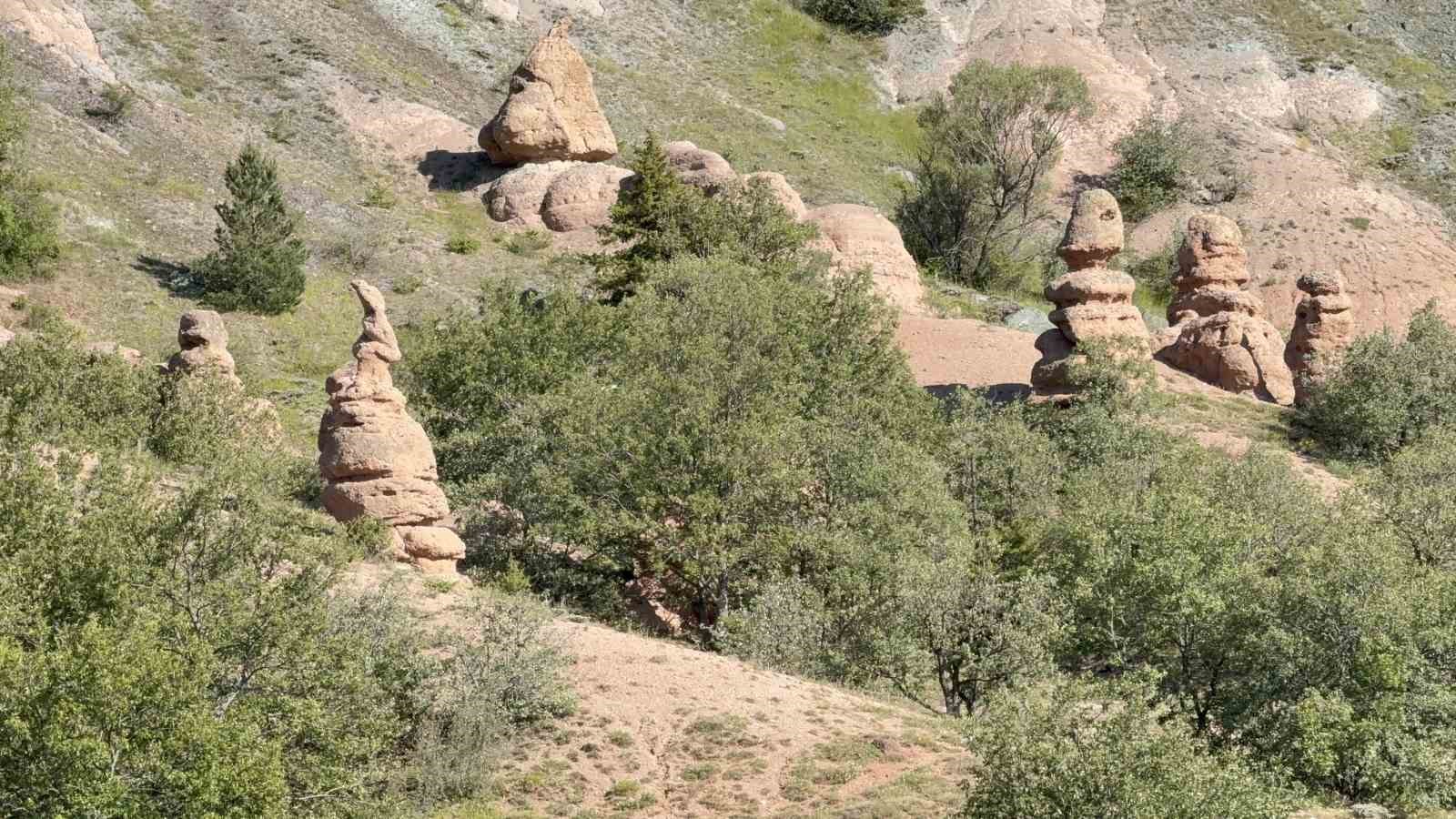 Tokat’taki Gelinbaşı Kayalığı görenleri mest ediyor