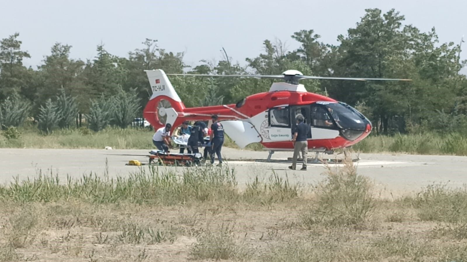 70 yaşındaki hasta ambulans helikopter ile Van’a getirildi