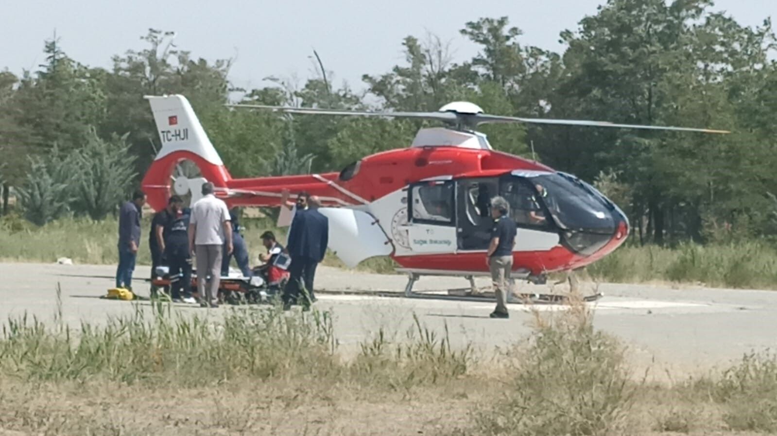 70 yaşındaki hasta ambulans helikopter ile Van’a getirildi