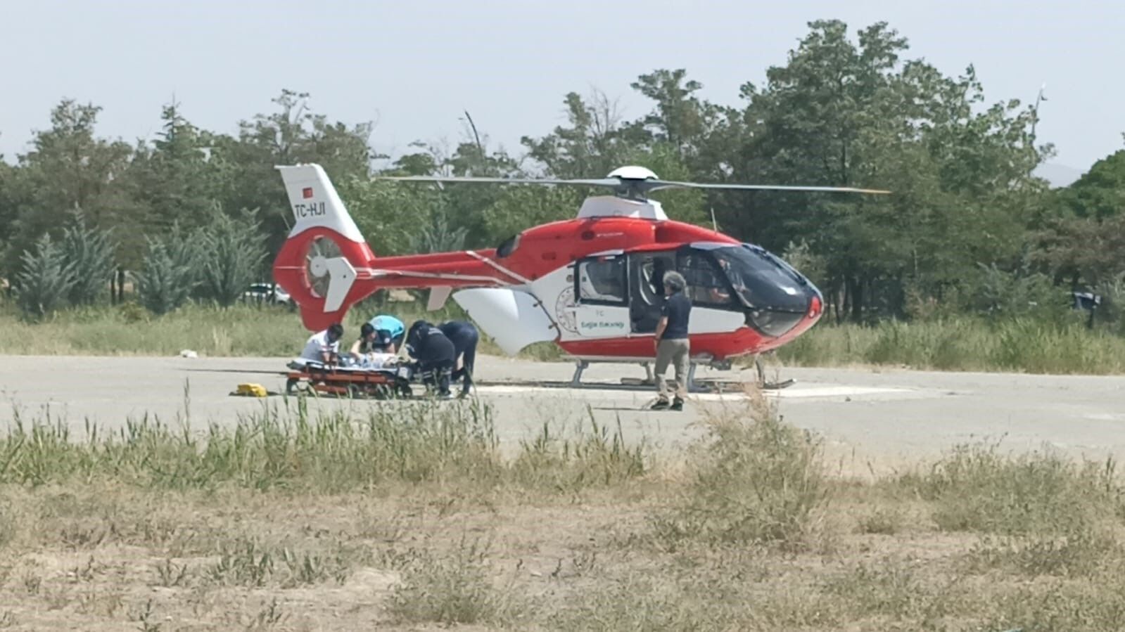 70 yaşındaki hasta ambulans helikopter ile Van’a getirildi