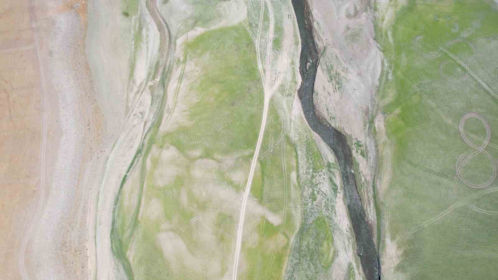 Barajlarda kritik alarm: Eski köyler gün yüzüne çıktı