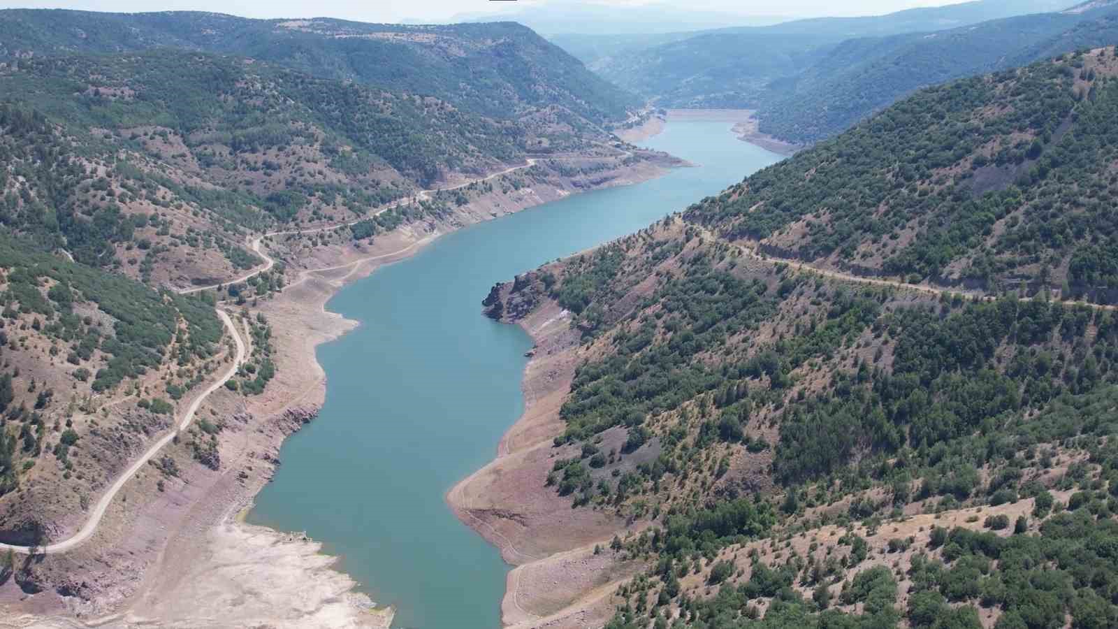 Barajlarda kritik alarm: Eski köyler gün yüzüne çıktı