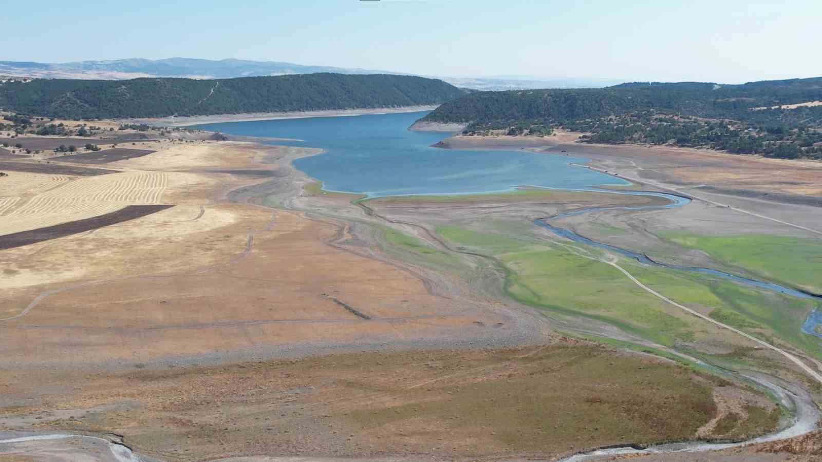 Barajlarda kritik alarm: Eski köyler gün yüzüne çıktı