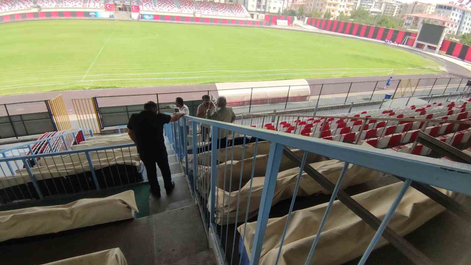 Gazetecilerden, basın tribününün yeniden düzenlenmesi talebi