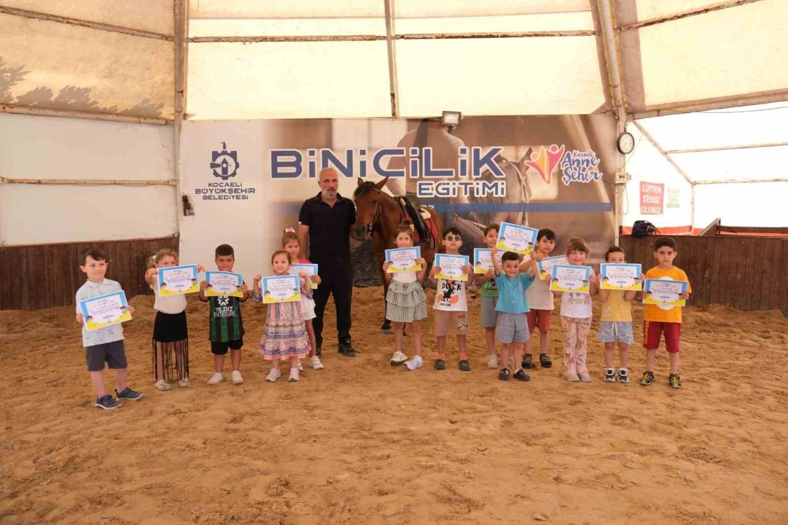 Minik at biniciler sertifikalarını aldı