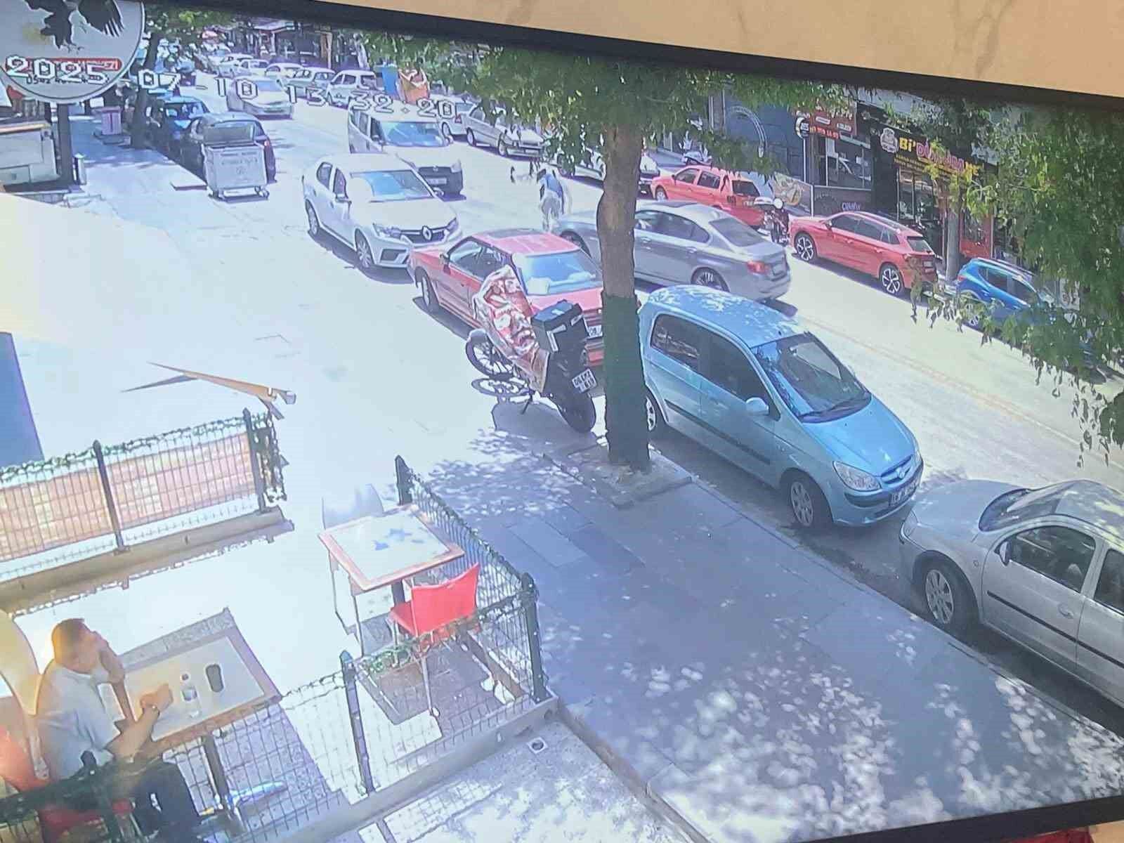 Otomobilin çarptığı yaya havada takla attı