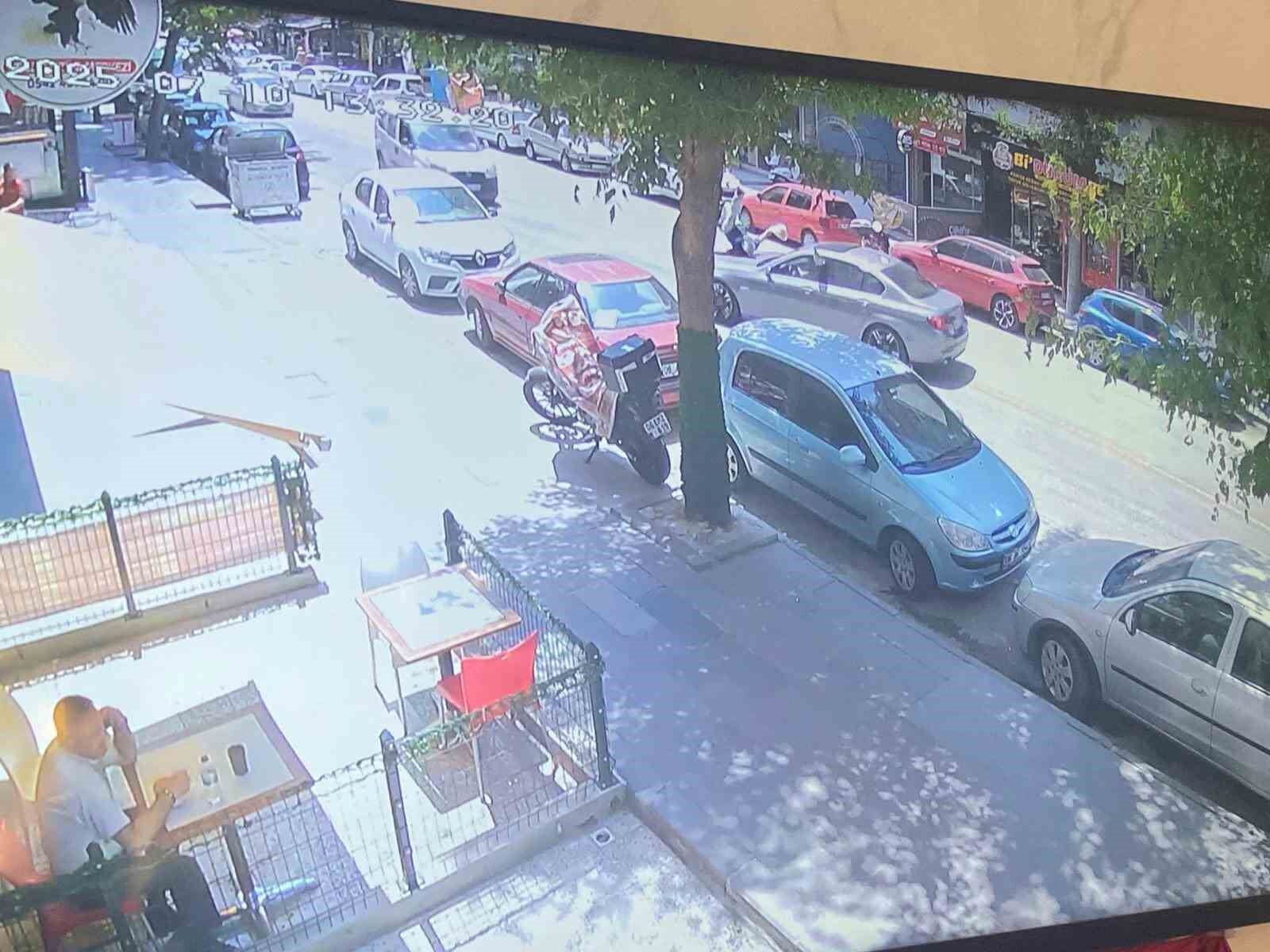 Otomobilin çarptığı yaya havada takla attı