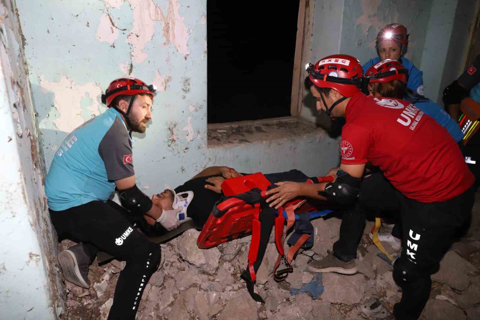 4 ilden 125 personelin katılımıyla enkazda arama kurtarma tatbikatı