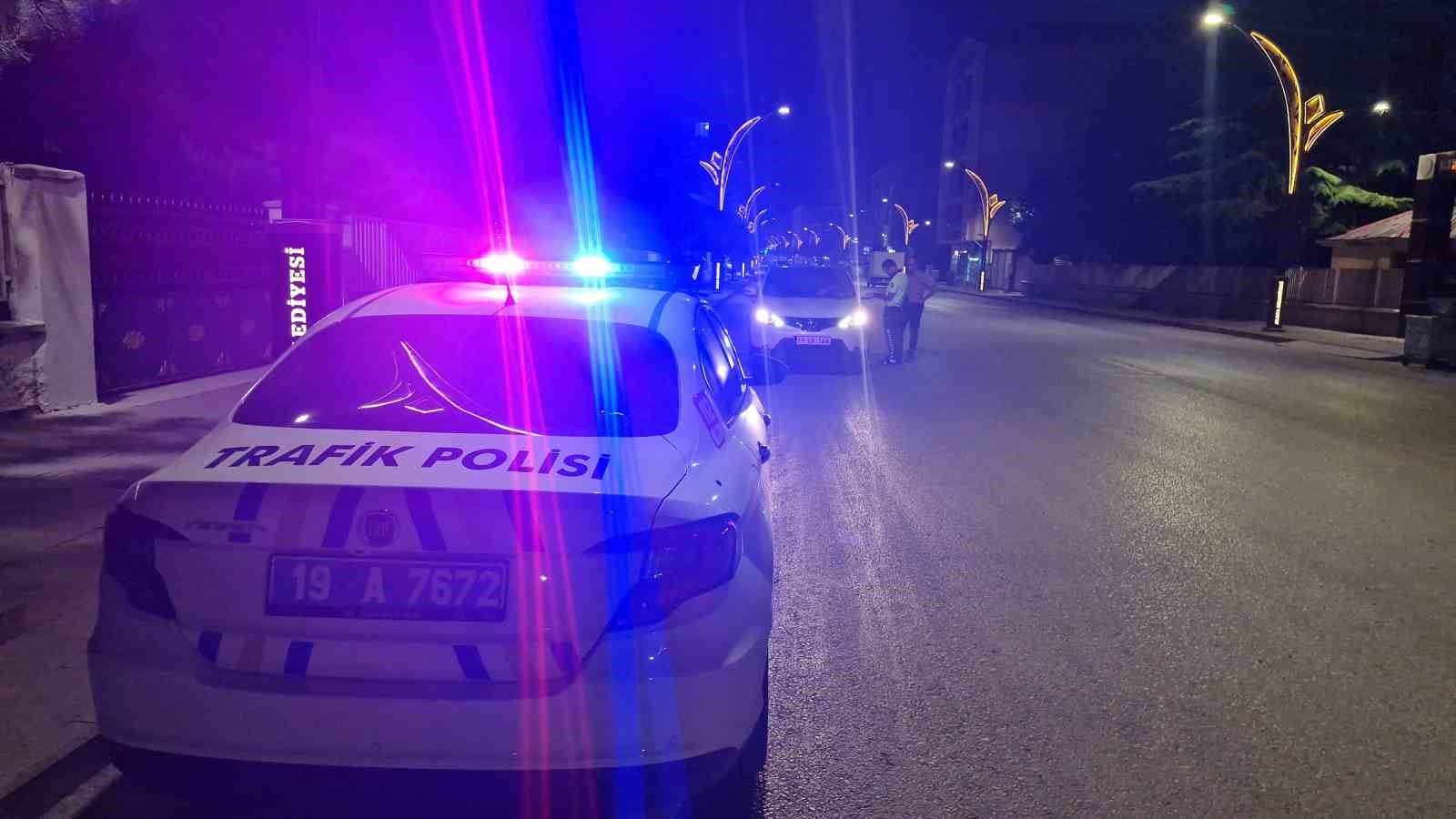 Trafik kurallarını ihlal eden 15 araç sürücüsüne para cezası