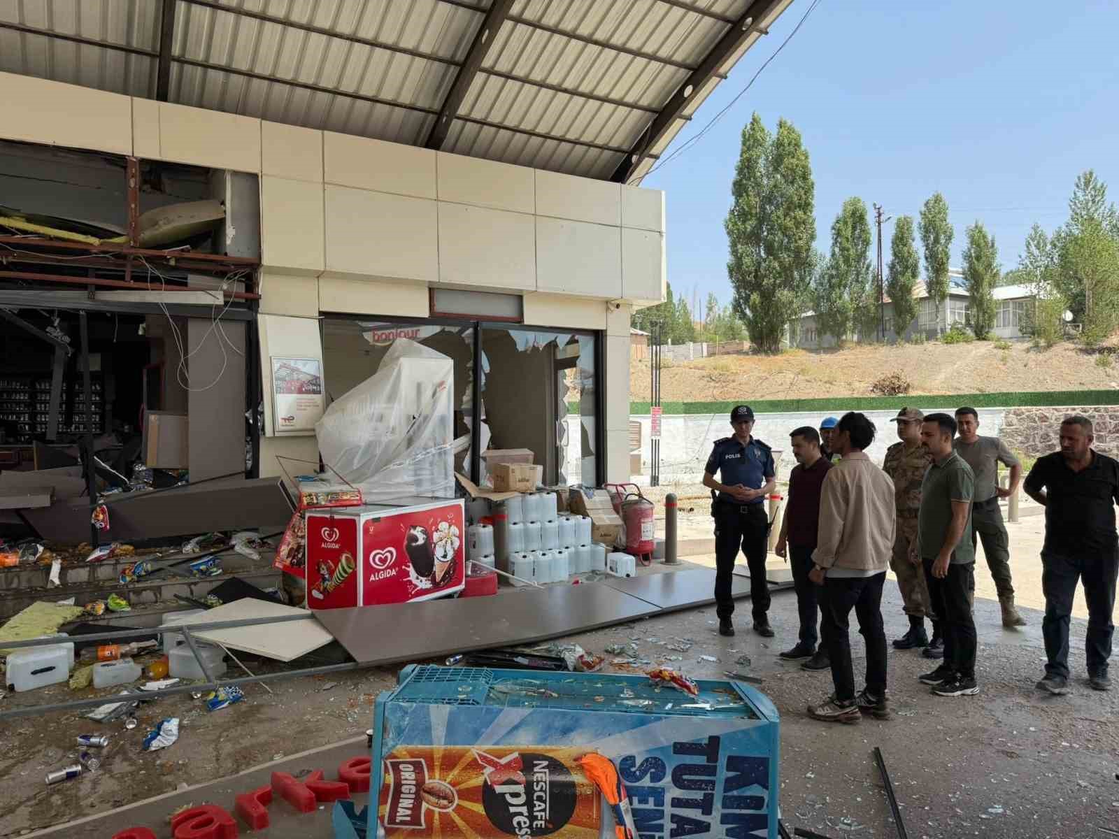 Kaymakamı Bulut, petrol istasyonunda incelemelerde bulundu