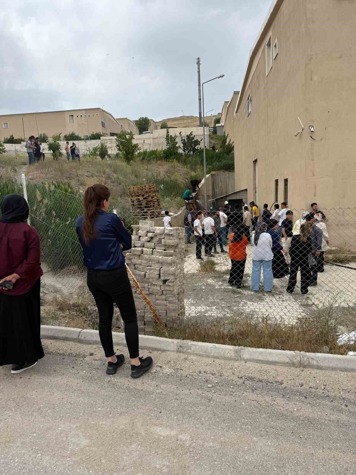 Van Tekstilkent’te yangın paniği