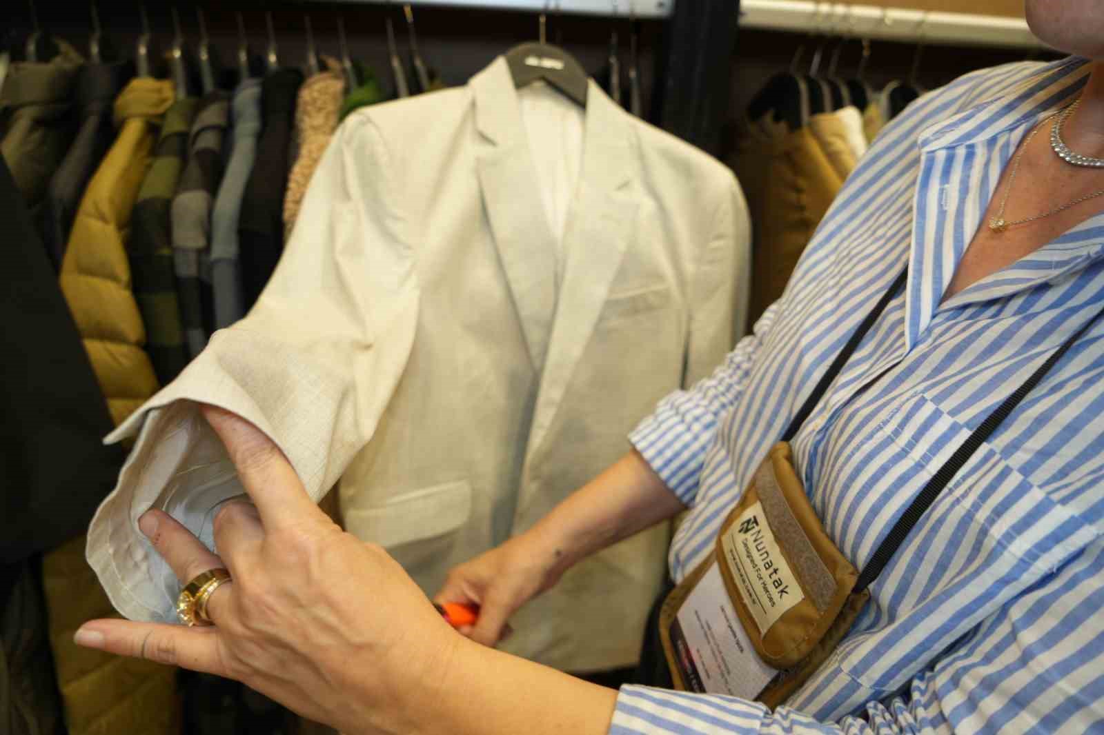 Taktik amaçlı kullanımlar için üretilen takım elbise