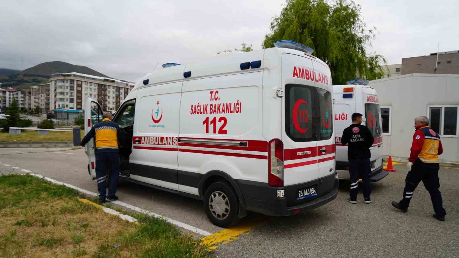 Düşen uçakta ağır yaralanan kadın yolcu, helikopter ile Erzurum’a getirildi