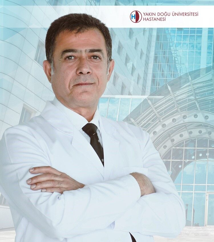 71 yaşındaki kadının karnından 9 kiloluk kitle çıkarıldı