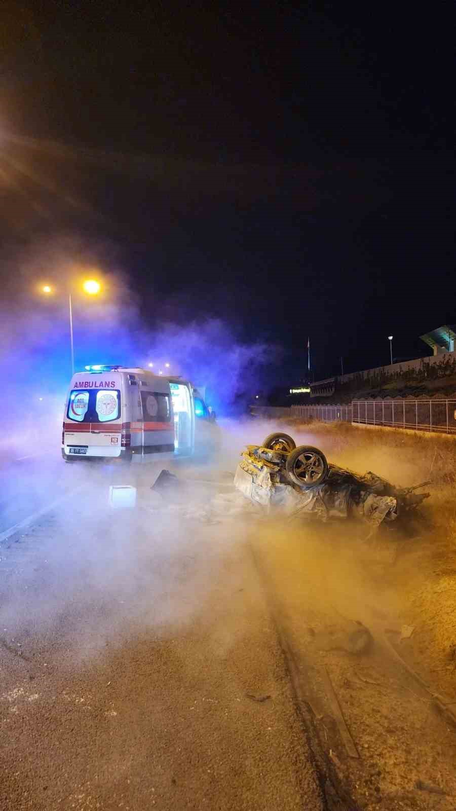 Ankara’da ters yola giren otomobil, karşı yönden gelen otomobile çarptı: 2 ölü