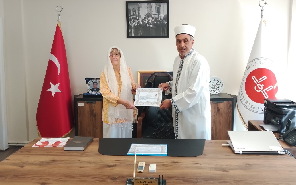 Alman vatandaş Mudanya’da Müslüman oldu