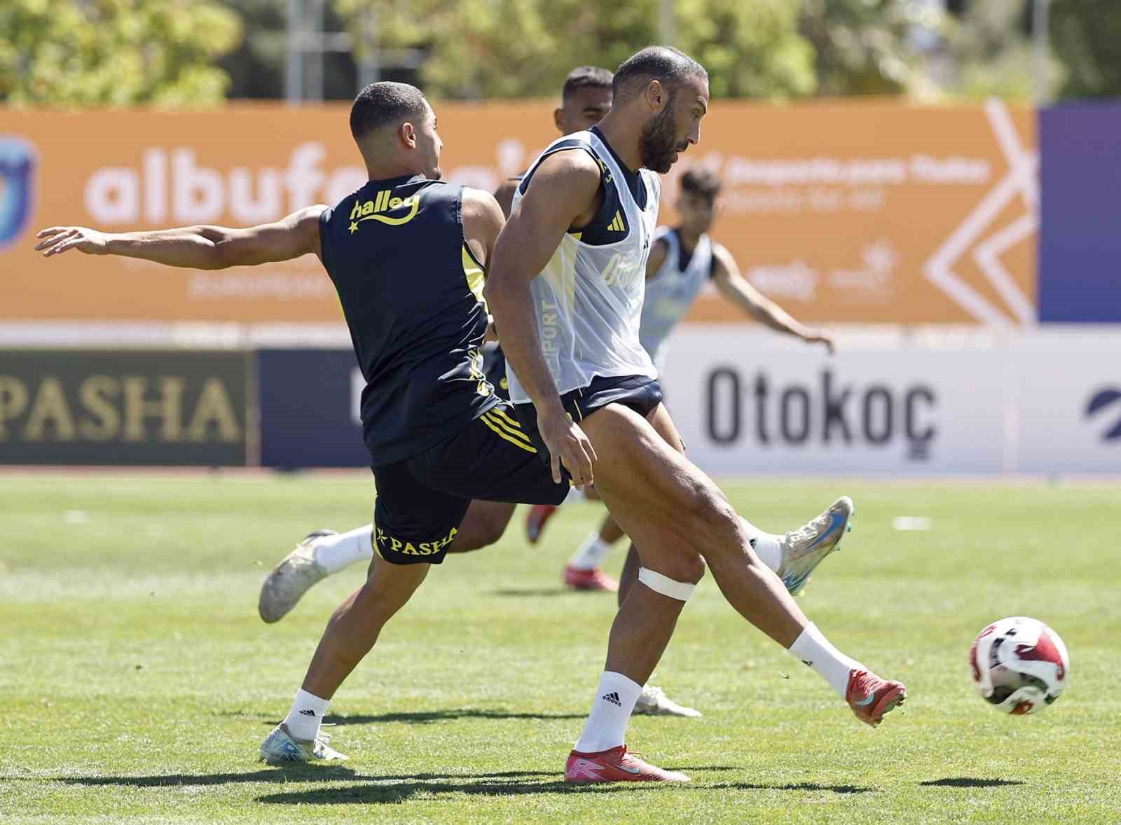 Fenerbahçe, yeni sezon hazırlıklarına devam ediyor