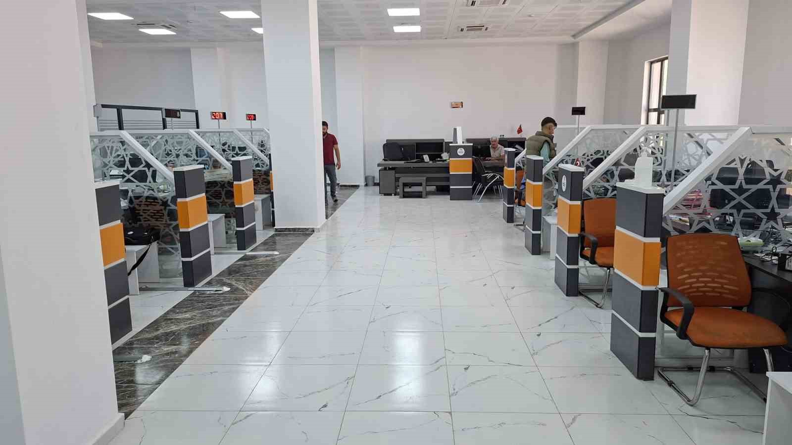 Tuşba Nüfus Müdürlüğü yeni binasında hizmete başladı