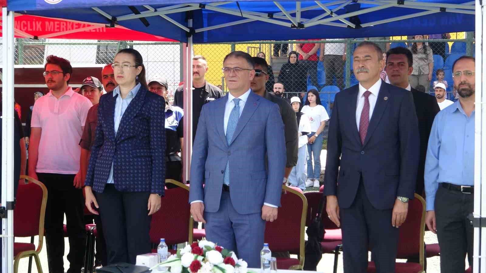 Van’da yaz spor okulları başladı