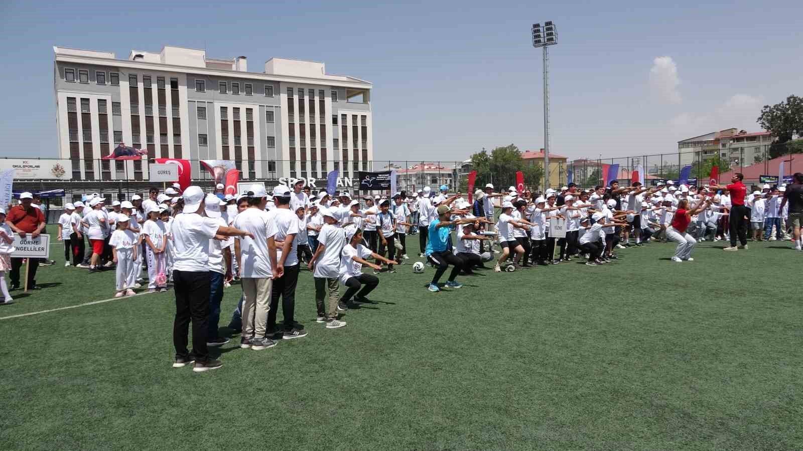 Van’da yaz spor okulları başladı