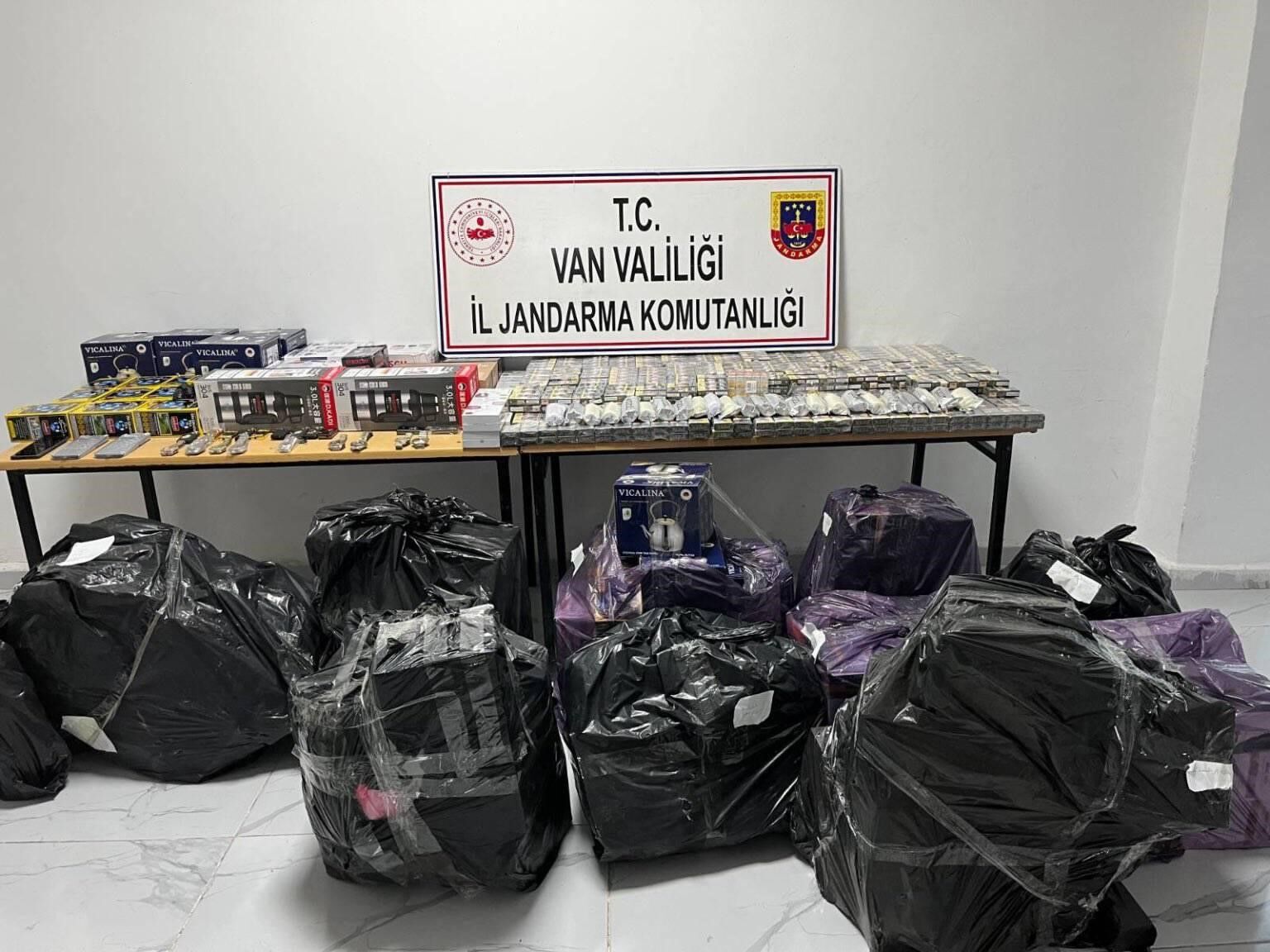 Van’da gümrük kaçakçılığı operasyonu