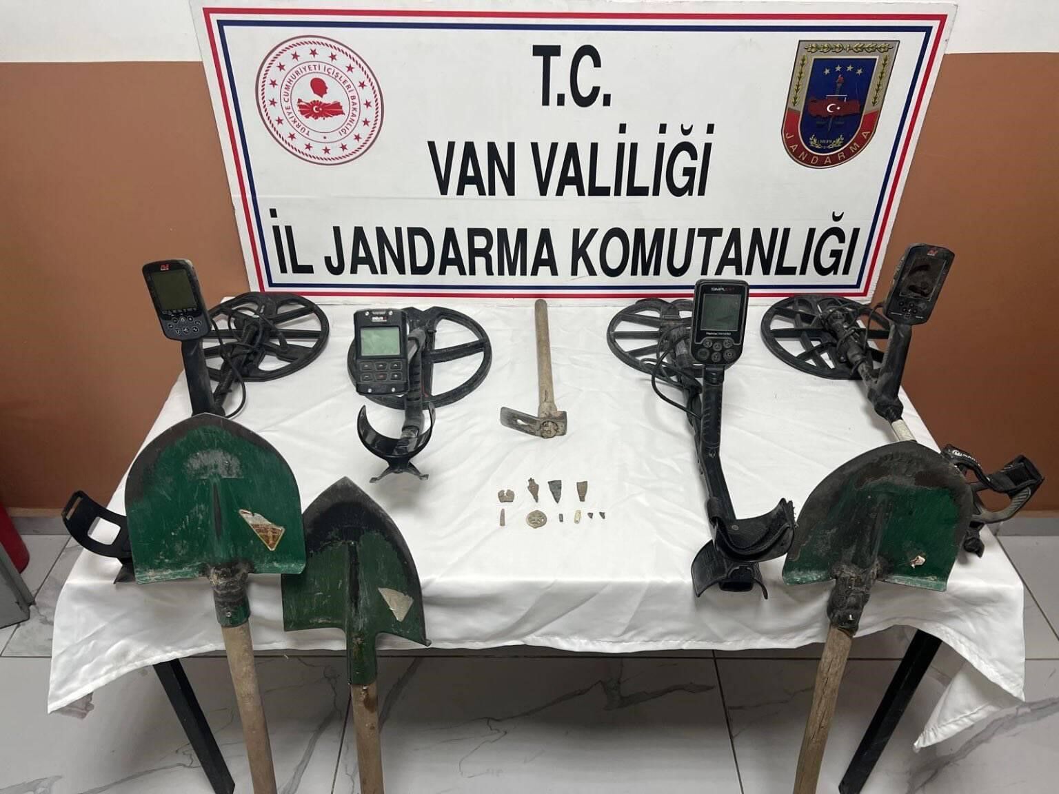 Van’da gümrük kaçakçılığı operasyonu