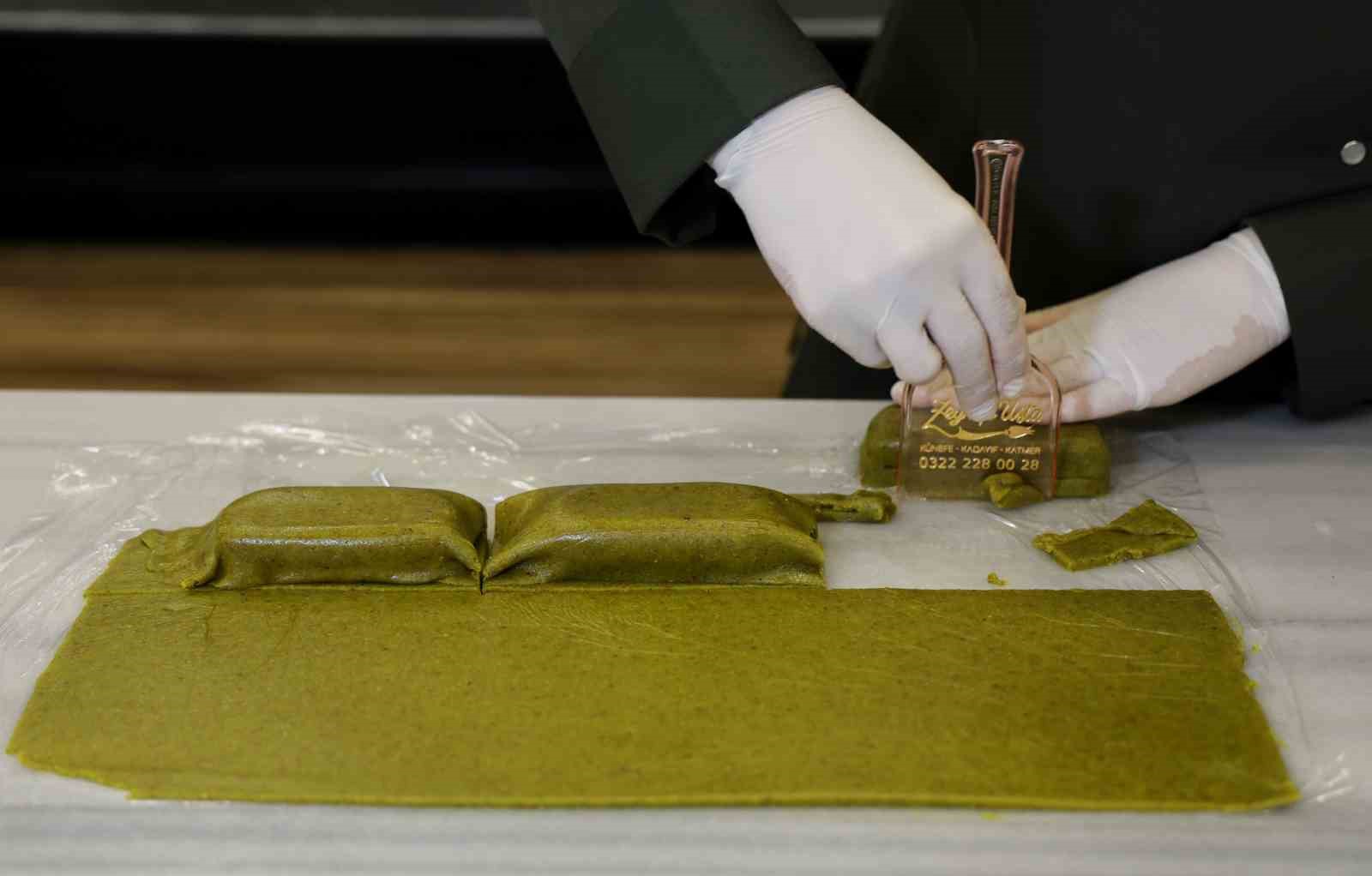 Kilosu bin lira olan bu dondurma sıcak havada yok satıyor